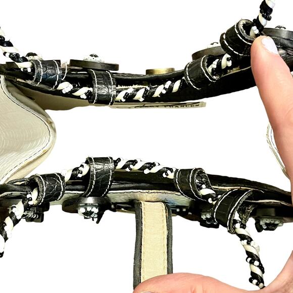 COPY - 🎉HP!🎉Mary Frances Retro Black & White Frame Bag - Picture 8 of 14